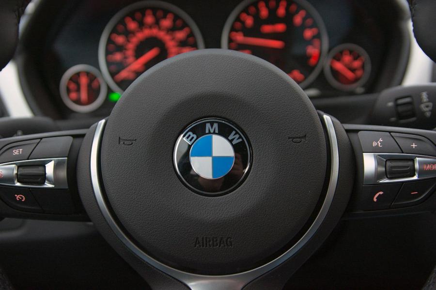  BMW 320i 2014 года  (фото 8 из 17)